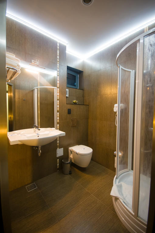 Hotel Aqua Târgu Jiu Habitación foto